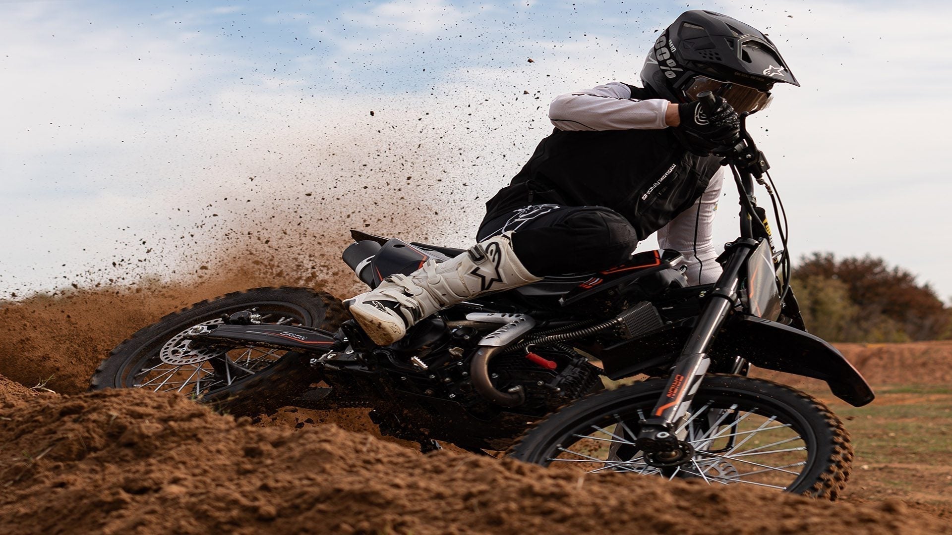 Exploring the World of Enduro Racing: What You Need to Know